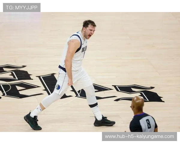 东契奇打板命中亮眼投篮,独行侠掌控节奏